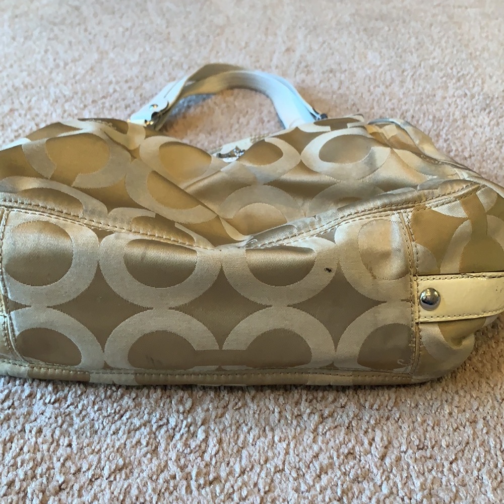 Tan coach purse - Picture 5 of 7